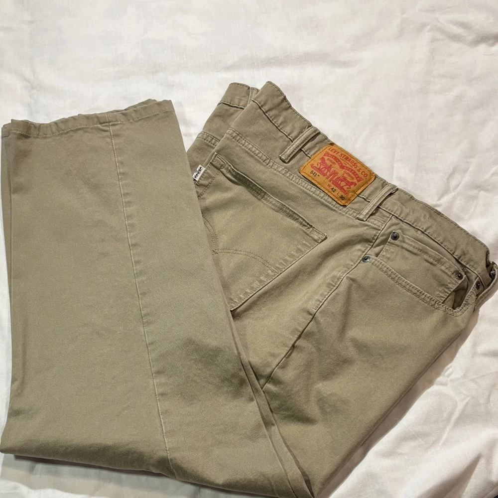 Levi's Men's Classic Straight Leg Chino Pants Khaki 42x26.5 Cotton Twill
